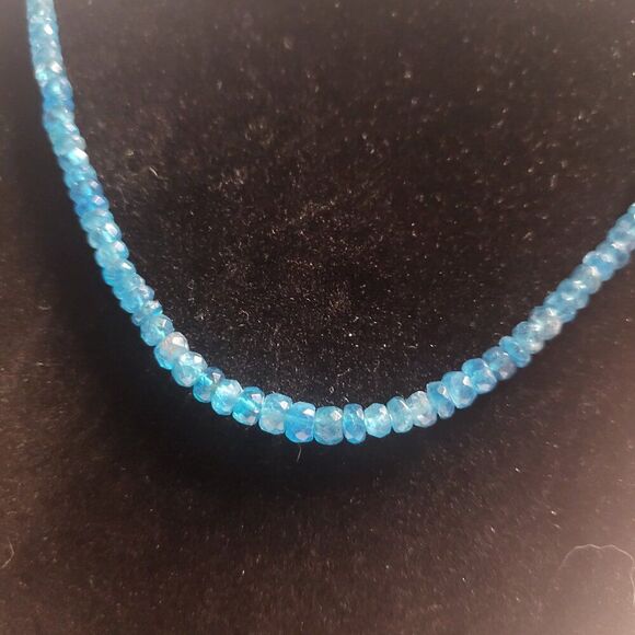 Malgache Neon Apatite Seed Beaded Sterling Silver Necklace - Picture 2 of 6